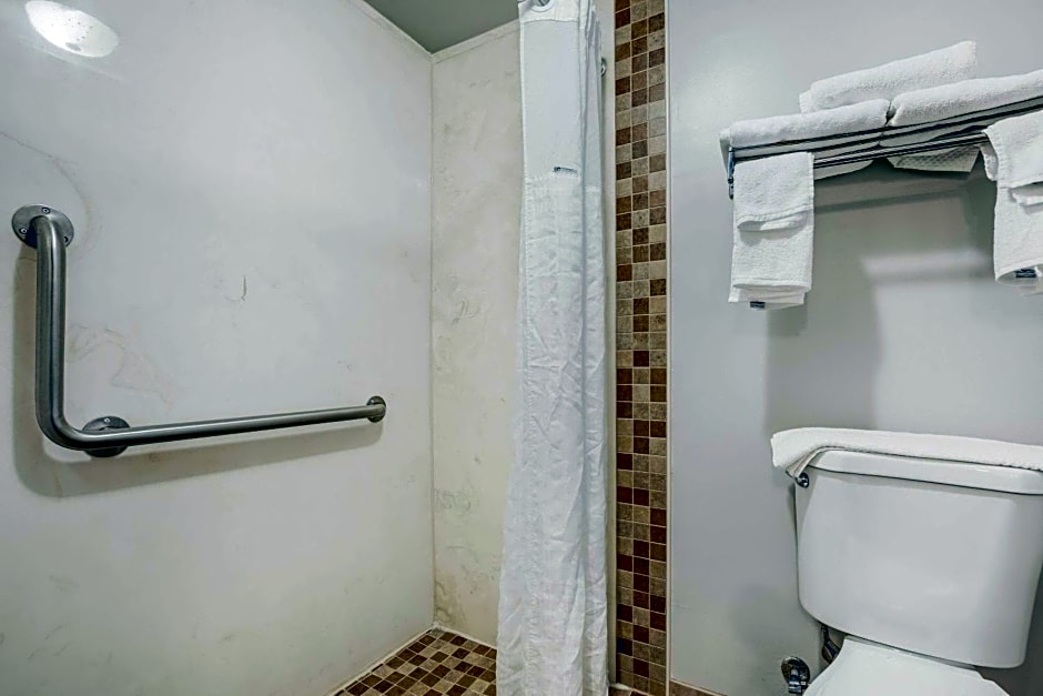 Econo Lodge Milwaukee Airport