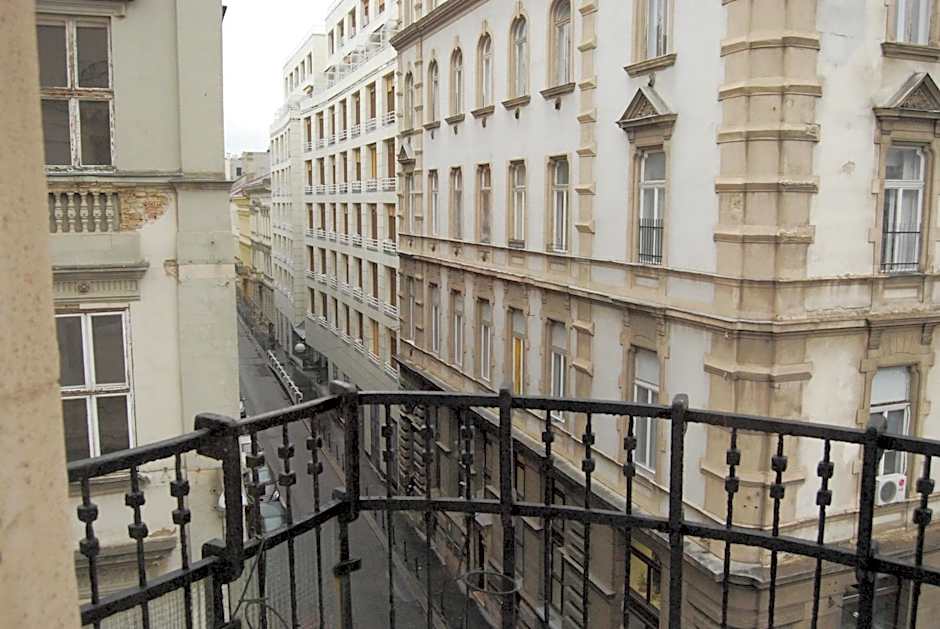 Boomerang Hostel