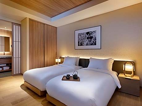 1-Bedroom Corner Suite with Tatami