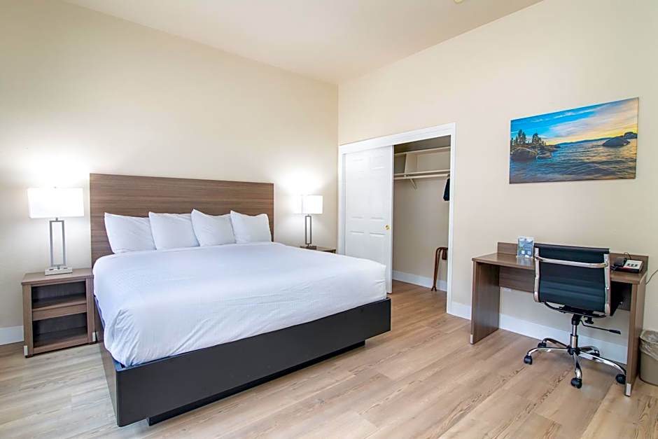 Photo 1 of 9 of King Suite