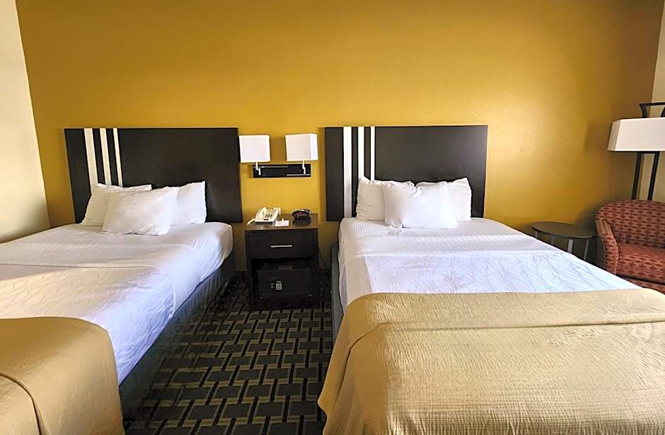 Days Inn & Suites by Wyndham Sam Houston Tollway