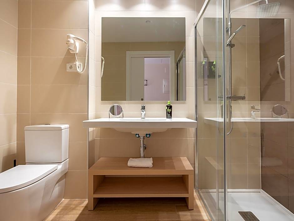 Limehome Barcelona Carrer de Besalú 82