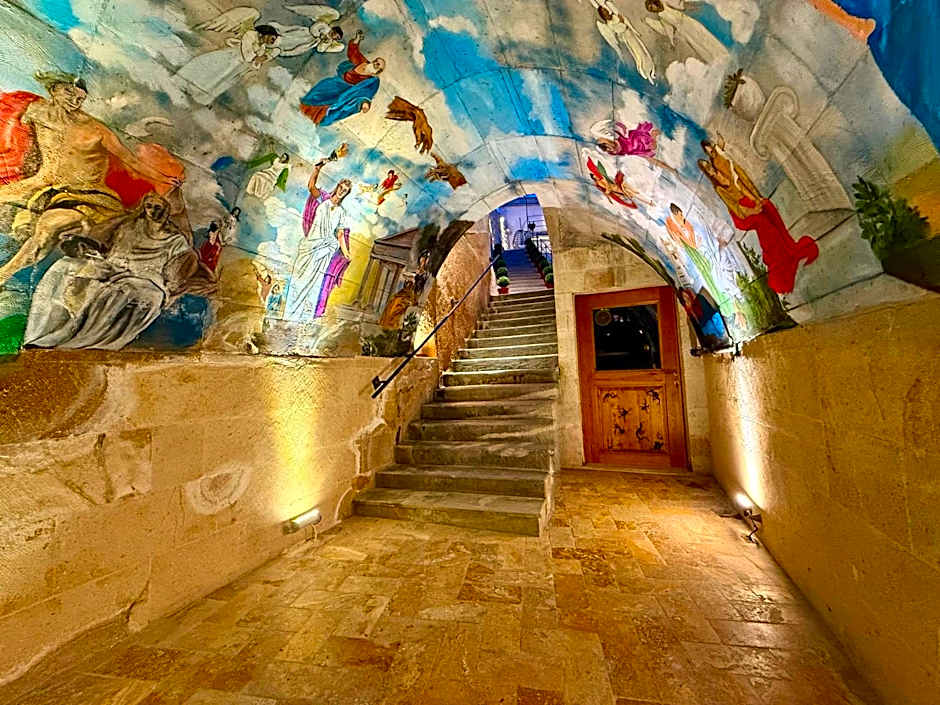 Crassus Cave Hotel
