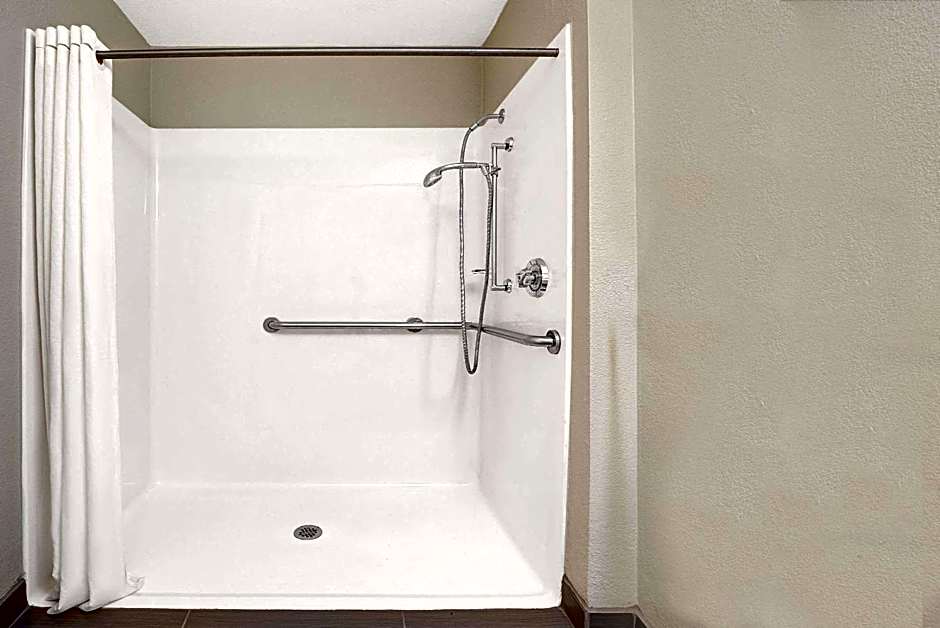 Super 8 by Wyndham Dallas South