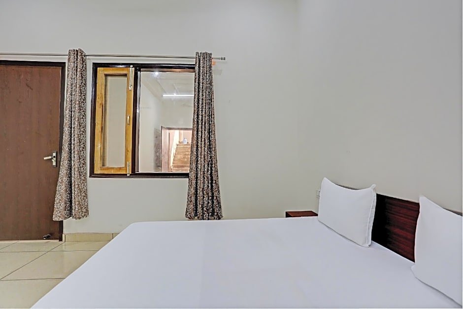Super Hotel O Park Inn Near Parashuram Chowk
