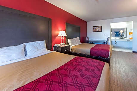 2 Queen Beds, Smoking