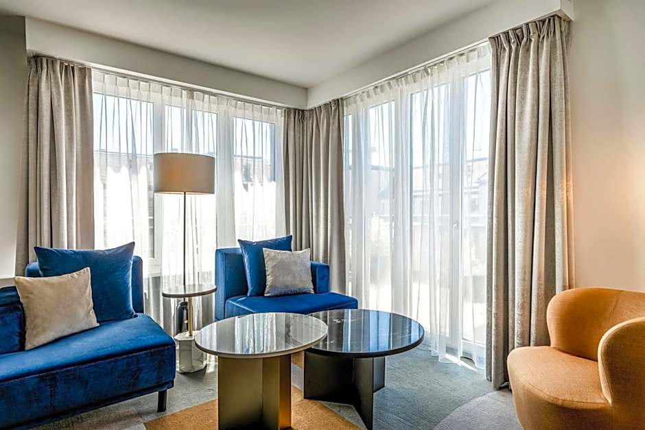 Neues Schloss Privat Hotel Zurich, Autograph Collection