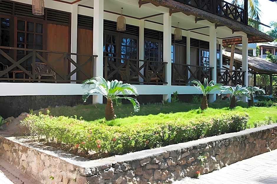 Pandu Lakeside Hotel Tuktuk