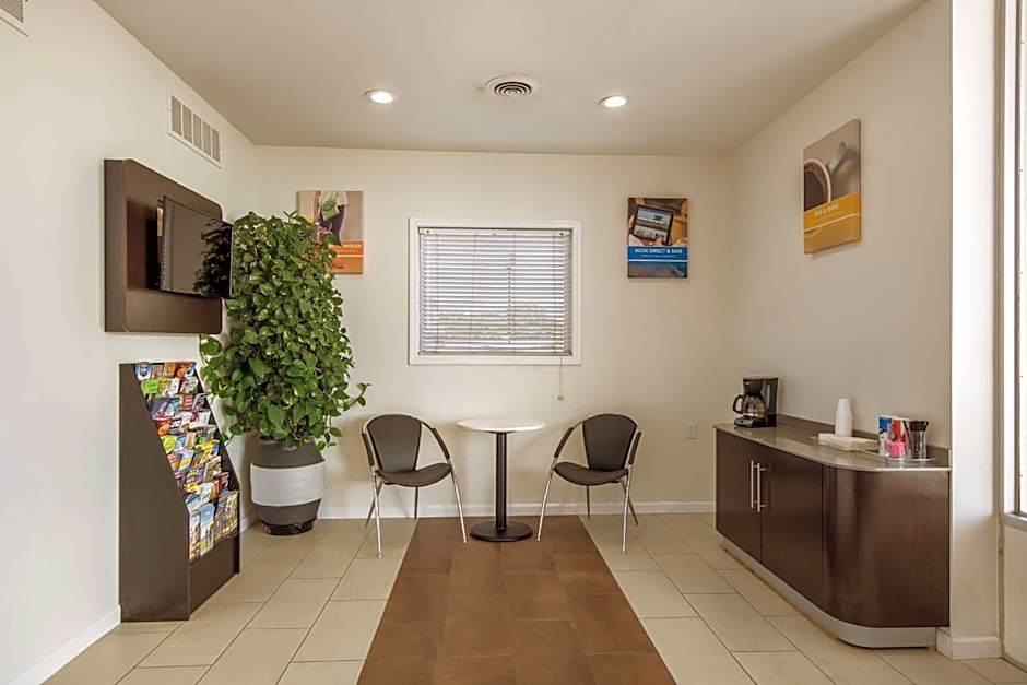 Motel 6-Van Buren, AR I- 40