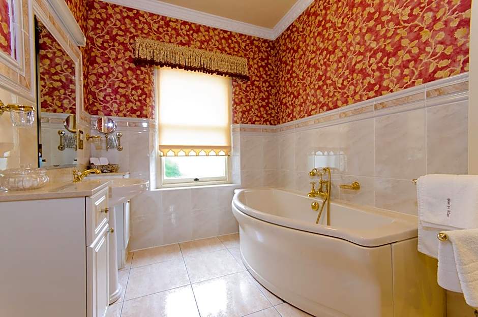 Glen-Yr-Afon House Hotel