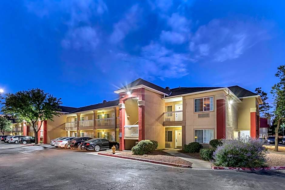 Suburban Studios Albuquerque Uptown