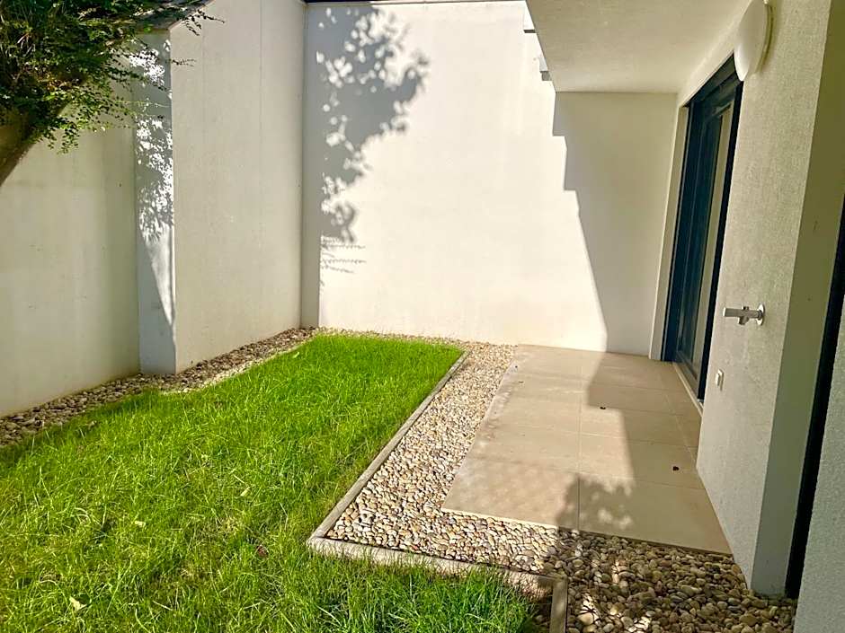 Garden - Free Parking - Modern