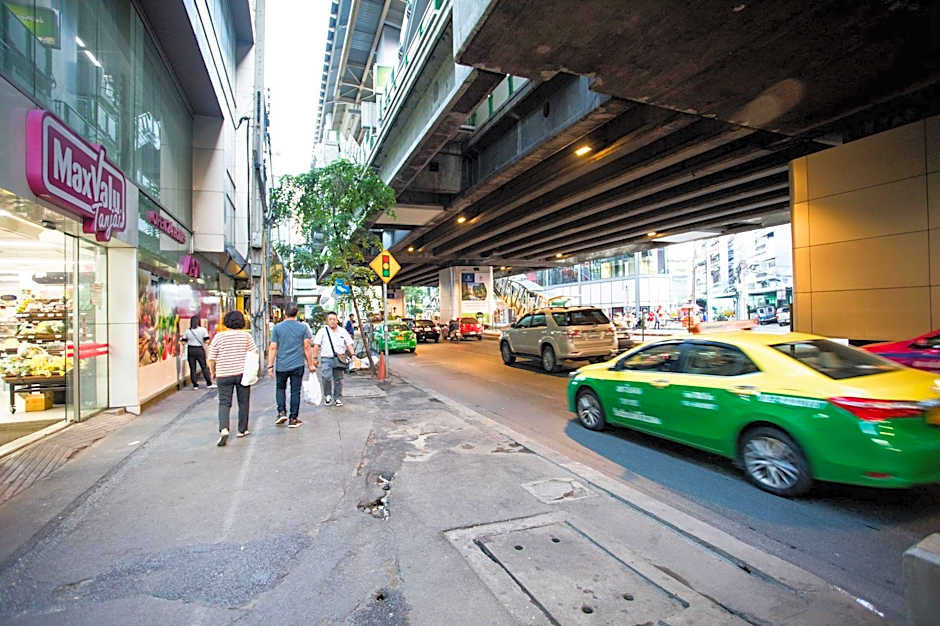 Nine Plus Loft (Guest House)