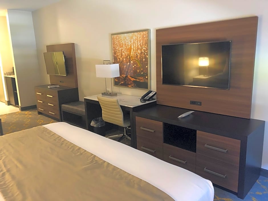 Best Western Plus Isanti