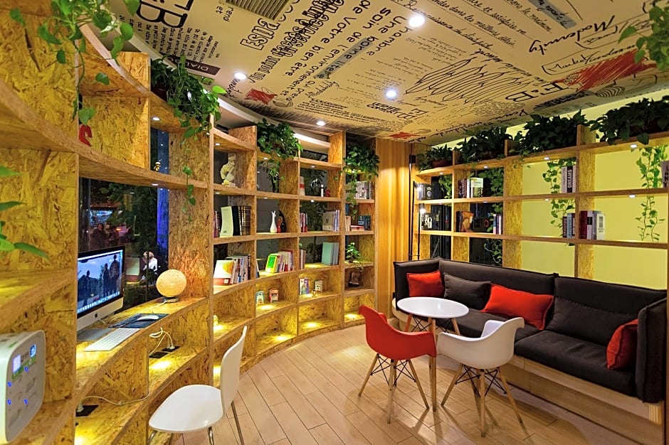 ibis Luoyang Train Station