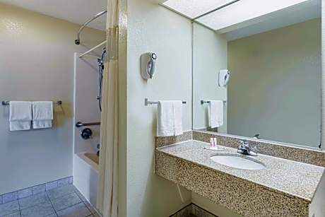 2 Queen Beds Smoking