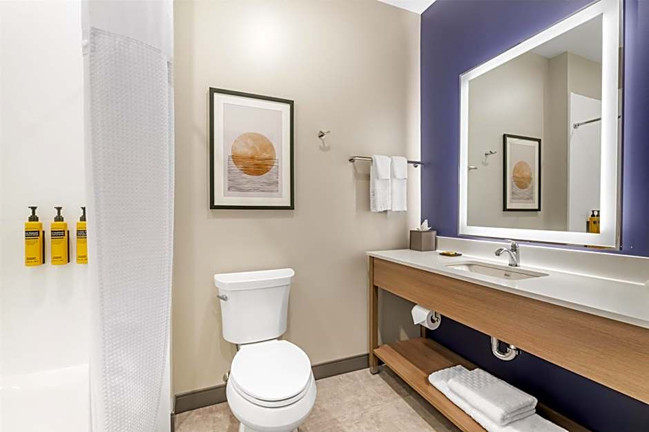 Best Western Plus Marquette Hotel & Suites