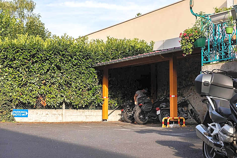 Kyriad Direct Deltour Le Puy En Velley