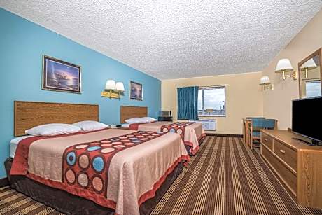 Queen Room with Two Queen Beds - Non-Smoking