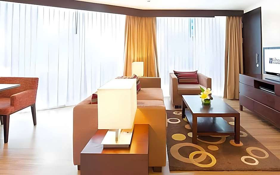 Lohas Residences Sukhumvit (SHA Plus)