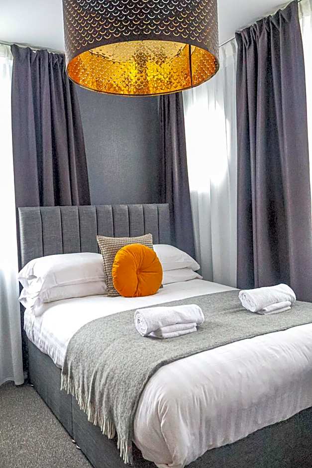 24 Catharine Street Hotel