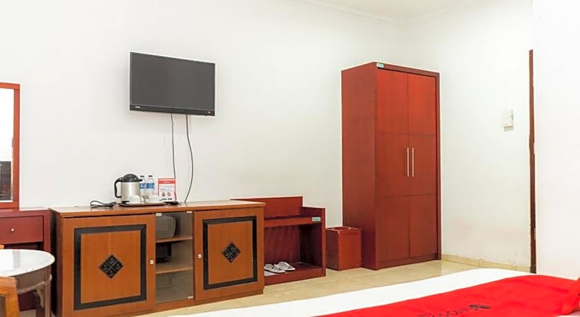 RedDoorz Plus Syariah near Java Supermall Semarang 2
