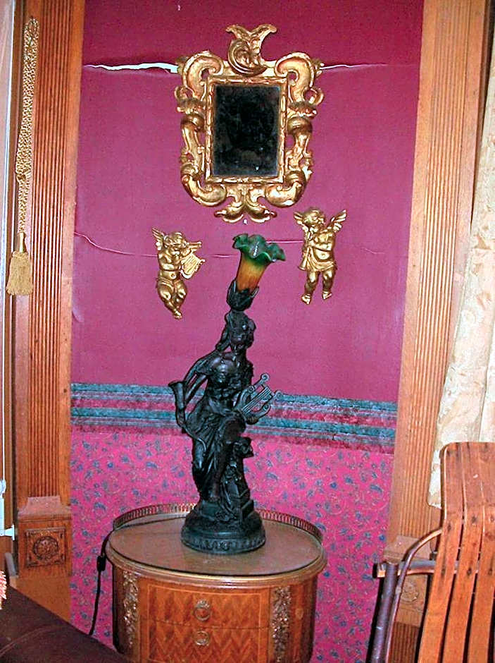 Riverview Mansion Hotel
