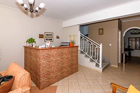 Remezzo Apartments & Studios