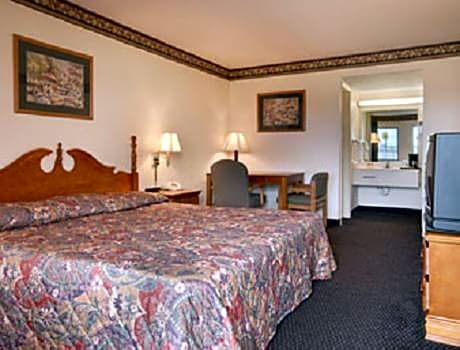 Days Inn & Suites by Wyndham Kokomo