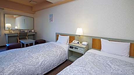 Deluxe Twin Room Smoking, E Cigarette