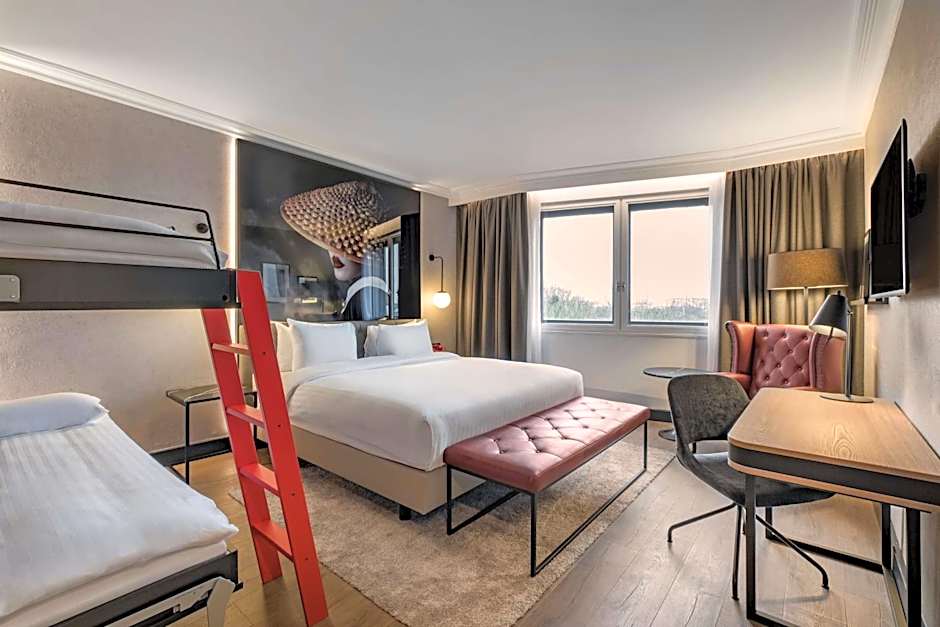 Radisson Red London Heathrow