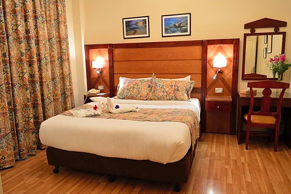 Comfort Hotel Suites