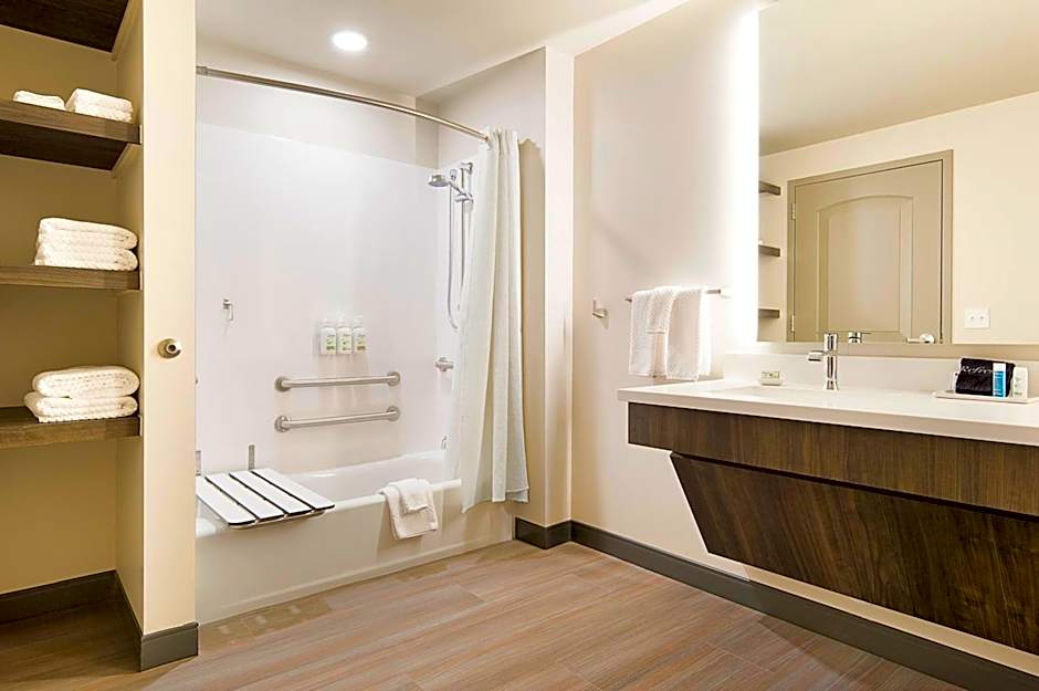 ClubHouse Hotel Sioux Falls