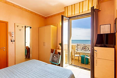 Superior Double or Twin Room with Sea View