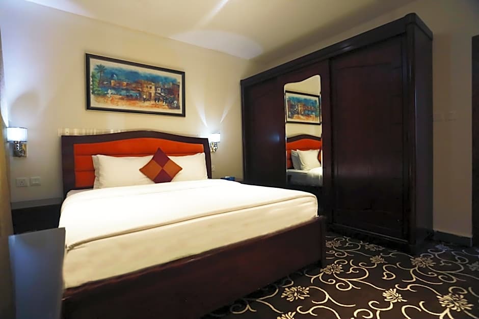 Naylover Hotel Suites