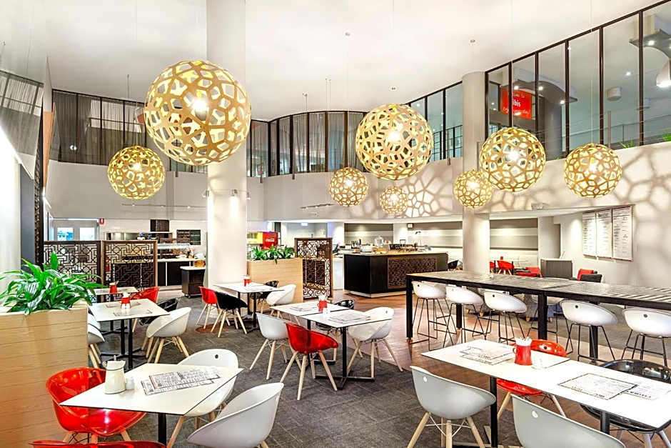 ibis Melbourne Hotel and Apartments