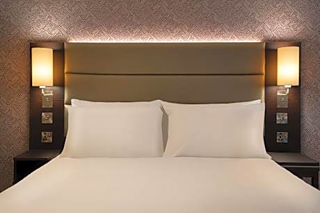 Superior room with 2 queen beds