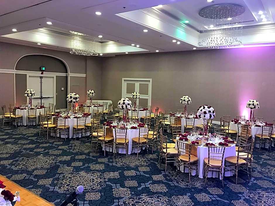 Hilton Palm Beach PBI