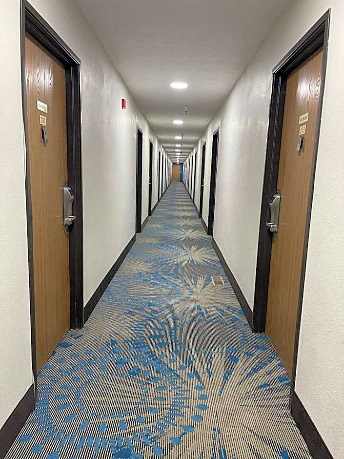 Days Inn by Wyndham Colby