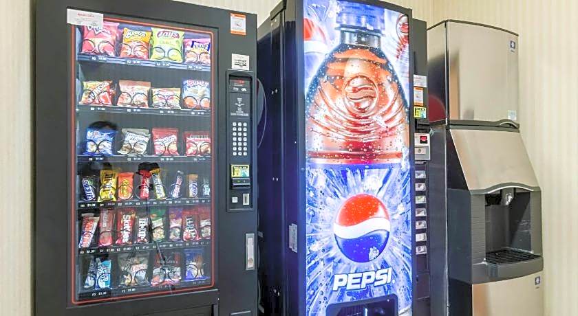 Comfort Suites Salina South