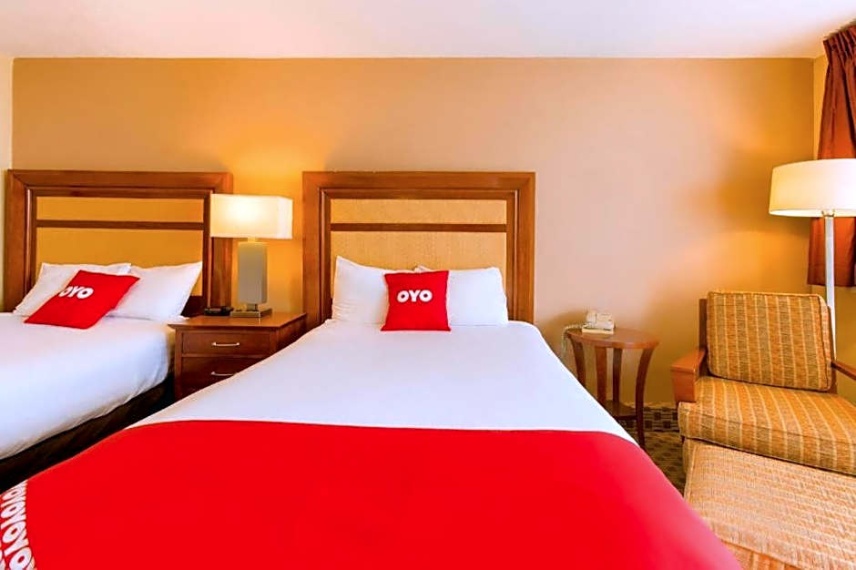 OYO Hotel Lebanon MO I-44