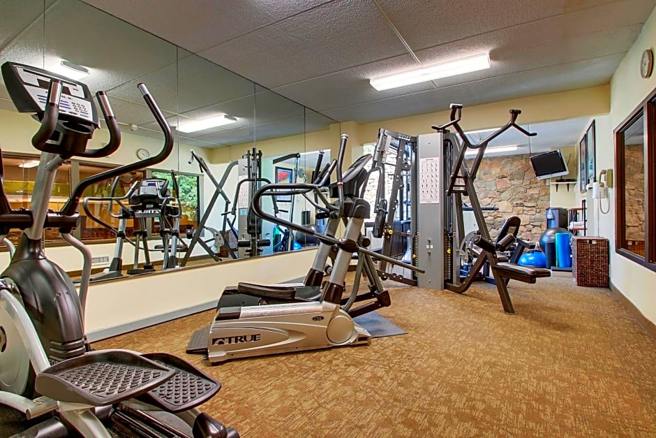 Holiday Inn Westbury-Long Island by IHG