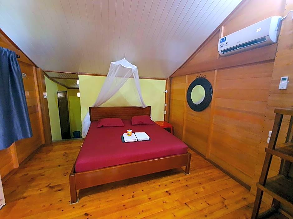 Santi Garden Bungalows