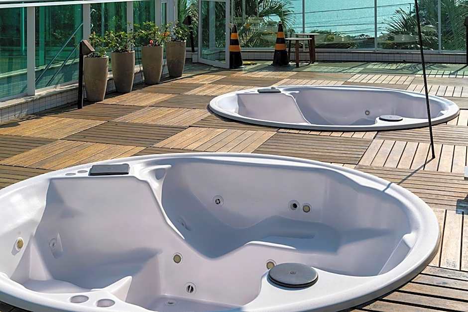 Boulevard 308B - Excelente cobertura em condomínio de luxo no centro de Bombinhas - Piscina - Jacuzzi - Academia - Portaria 24h - (Consultar serviços de roupa de cama e banho)