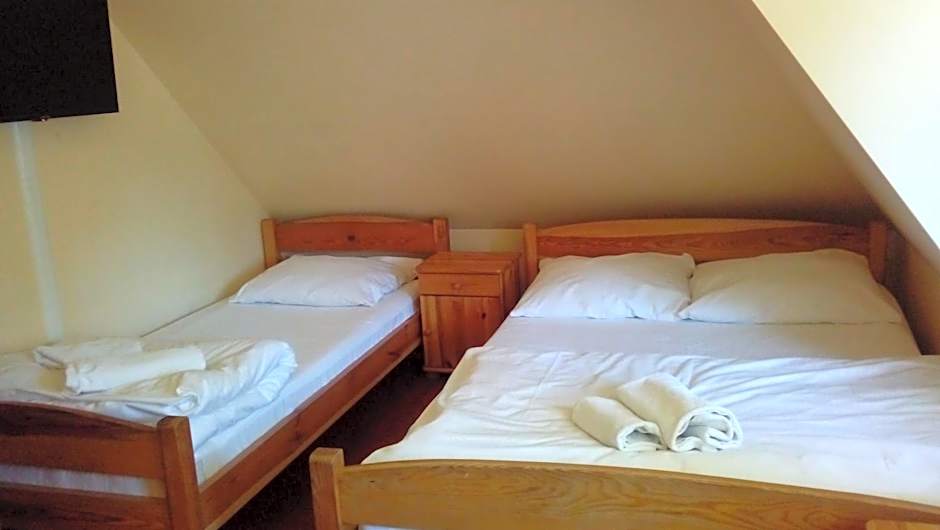 Hotelik Dworek Legnickie Pole 4km od Legnicy