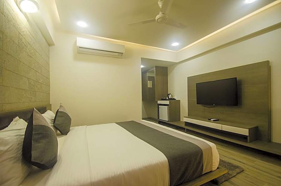 Hotel Grand Elegance