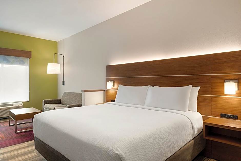 Holiday Inn Express And Suites Dalton - Walnut Ave By IHG