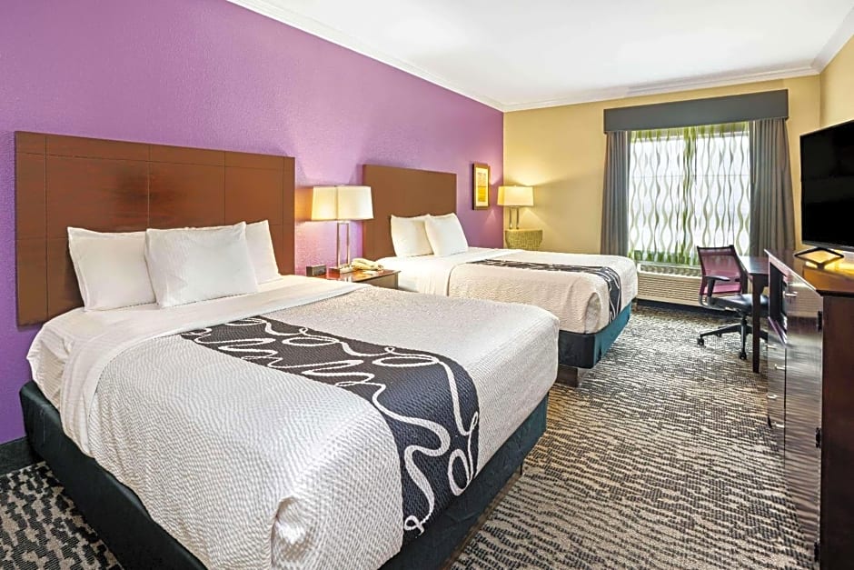 La Quinta Inn & Suites by Wyndham Houston - Magnolia