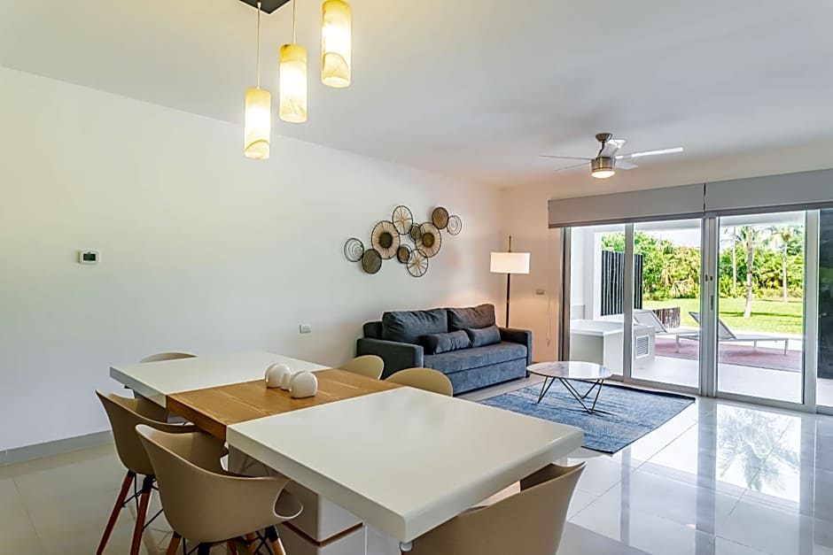 Mareazul Beach Front Condos At playa del Carmen