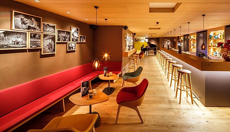 Hirschen Guesthouse - Village Hotel
